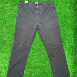 Levi’s Men’s Pants (READ DESCRIPTION